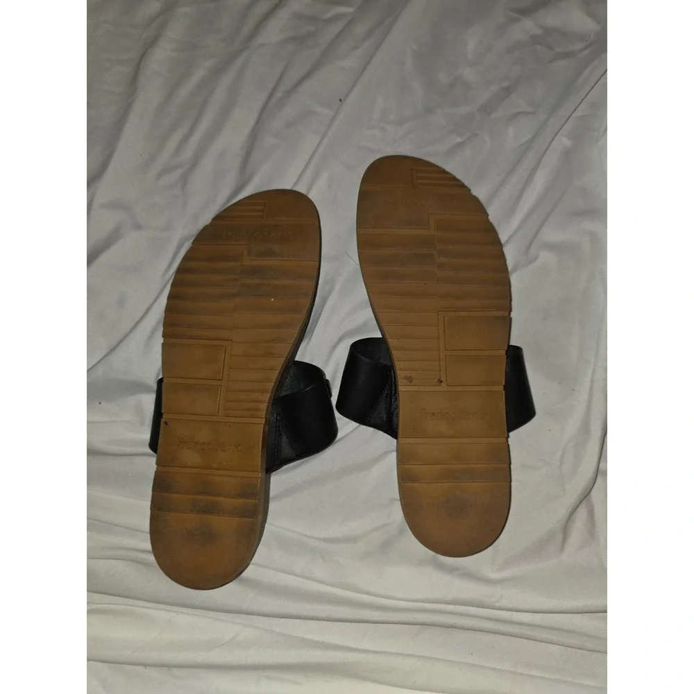 Franco Sarto Brielle Sandals With Gold Tone Hardware And Leather Uppers. Size...
